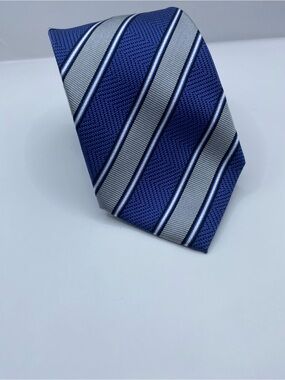 Bloomingdale's Navy and Silver Diagonal Stripe Tie